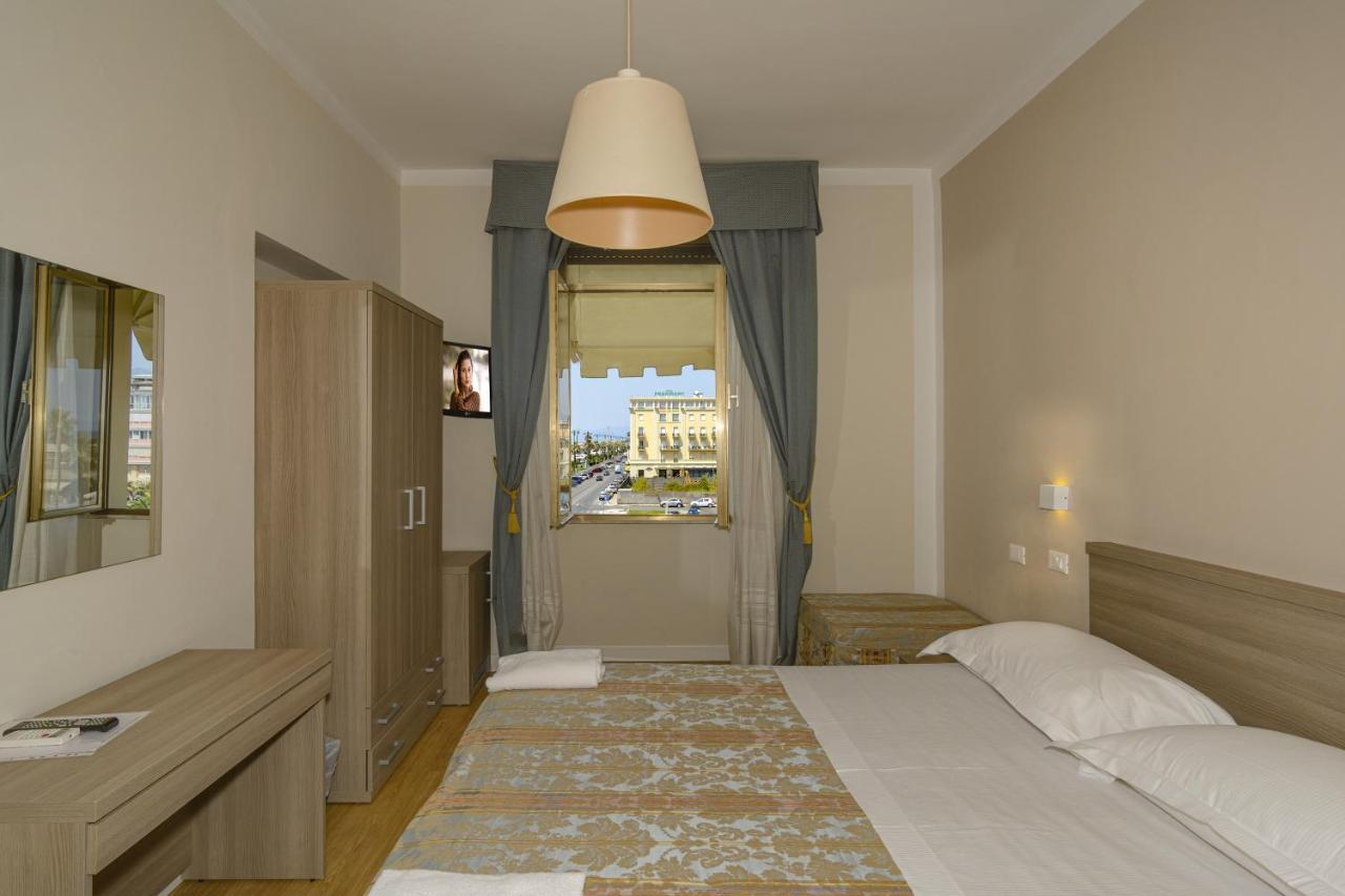Hotel La Pace 비아레지오 외부 사진